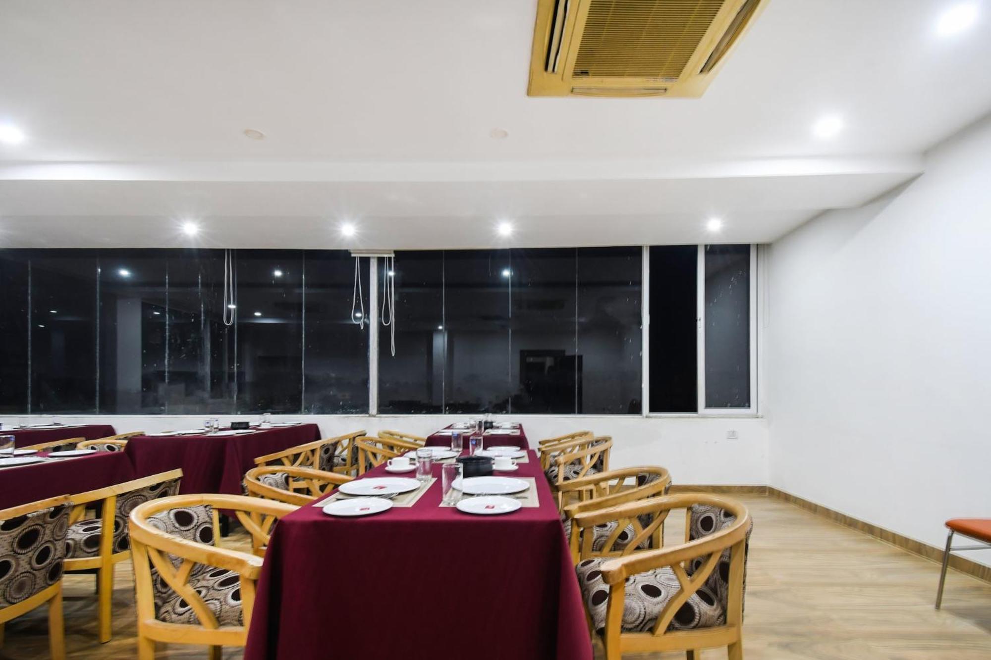 Super Townhouse Best Inn Khandagiri Bagian luar foto